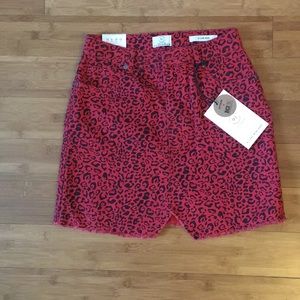 Red cheetah print mini skirt. NWT. Size 6